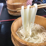 みさきのしょうゆ屋　麺処つゆ処 蔵 - 綺麗な角のある麺はシコシコ