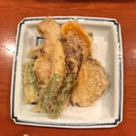 Meigetsu Antanakaya - 野菜の天ぷら。揚げたて、サクサク。