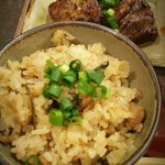 金月そば 国際通りむつみ食堂店 - ジューシー(200円)と炙り軟骨ソーキです。