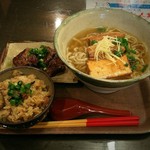 金月そば - 金月そば(三枚肉、炙り軟骨ソーキのミックス)780円とジューシー200円です。