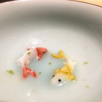 茶禅華 - くらげの皿の底に魚がいました