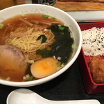 Rakusuisou - 醤油ラーメン唐揚げ弁当付き