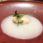イチリン ハナレ - ジャスミンライスのお粥の上澄みで炊いたハマグリ