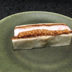 イチリン ハナレ - カツサンド。エゴマシードのマスタード。