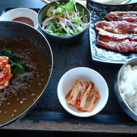 和牛焼肉 土古里 上野バンブーガーデン店 - お好み麺＆山形牛焼肉セット