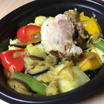 野菜を食べるカレーcamp - スペアリブと彩り野菜のドライカレー弁当