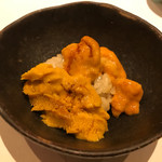 鮓 きずな - 釧路馬糞雲丹、由良黒雲丹