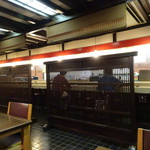 すし丸本店 - 混雑時はお一人様はカウンターへ