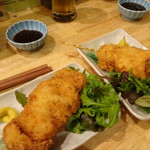 巨大玉ねぎの串かつ(肉なし250円と豚肉付330円)