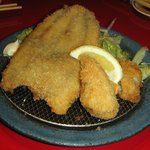 魚料理のお店 鮮魚まるふく - ミックスフライ（アジ、牡蠣、帆立の3種）