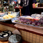 くうのむ ちゃのま - カウンターには惣菜が並びます