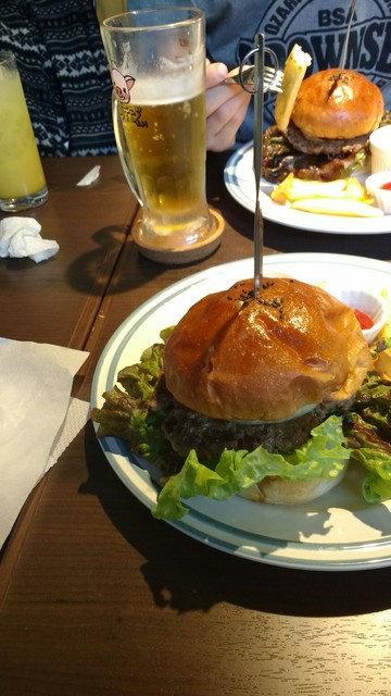 スリービー ビッグ バイト バーガー 千日前店 （3B big bite burger