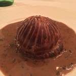 レストラン コーイン - ペリゴール産 黒トリュフとフォアグラのパイ包み焼き