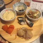 Hagama Daki Gohan Tooishii Nippon No Byuffe Hinano - 2017年5月。第四弾もイロイロ。肉じゃが、焼鯖、豚キムチ、たまご豆腐などなど。
