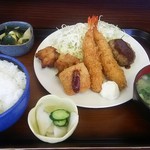 ごはん工房腹恵亭 - 腹恵亭ミックス定食750円