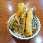 Tempura Meshi Fukumatsu - 天丼（815円＋税）海老、イカ、野菜４品（この日は舞茸、いんげん、茄子、カボチャ）