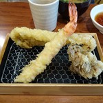 天ぷらめし 福松 - 穴子海老天ぷらめし（1279円＋税）の、穴子、海老、舞茸