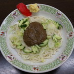 じゃじゃ麺と酒の肴 喜作 - 白じゃじゃ麺（中）
