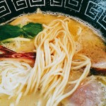 中村麺三郎商店 - ザラ付きまではない低加水の自家製細麺。