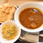 kare-bankouka - チキンカレー(850円)＋ナン(50円)