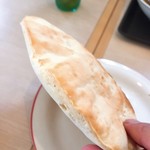 カレー番紅花 - 厚くてもっちりしたナン