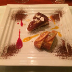 チベッタ - 私が好きなのを覚えていてくれてて、季節外れなのにもかかわらず用意してくれたタルト・タタンと夫が好きなオレンジケーキ。こういったサービスはとても嬉しいですね！