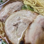 煮干鰮らーめん 圓 - 大盛はチャーシュー3枚