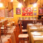 IL MERCATO ANGELO - トスカーナのレストランの雰囲気を再現！ほんのり温かみを感じられます。テーブルクロスに注目！