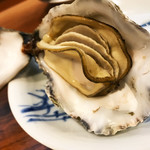 Uosakaba Yoshidaya - 真牡蠣