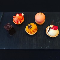ジョエル・ロブション サロン - 