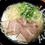 長浜ナンバーワン - デフォのとんこつラーメン：550円