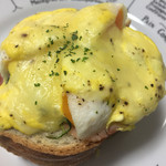 ヒヨシヤ - エッグベネディクト200円