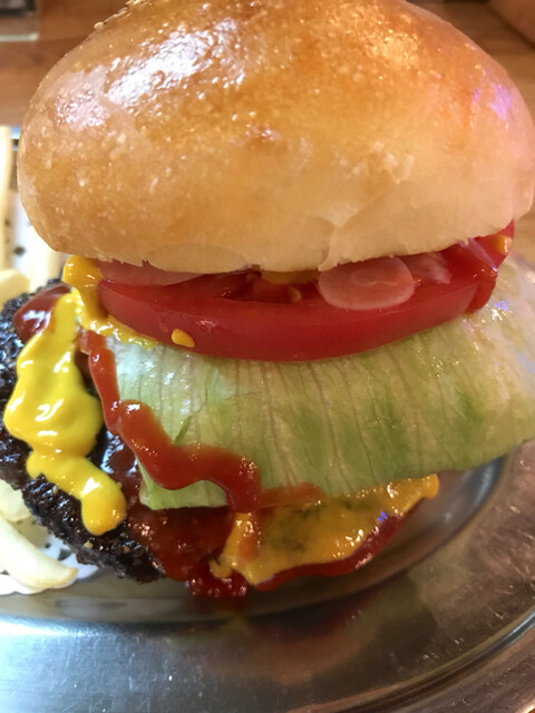 ハンバーガーは手で食べるべし By Dandy Takao ハニービー Honey Bee 汐入 ハンバーガー 食べログ
