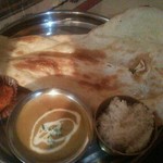 Parathikuresutoran - ディナーセット1,250円（税込）チキンカレー、チキンティッカ、ライス・ナン付き