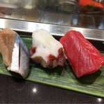 立食い寿司 根室花まる - 〆鯖、たこ、本鮪