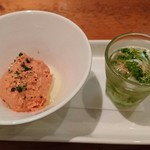 ラ・ボンヌ・パレット - トマトのムース レモン風味 / ズワイガニと海藻のジュレ