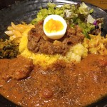 SPICY CURRY 魯珈 - 魯珈チキンカレーのろかプレートのライス大盛り