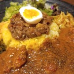 SPICY CURRY 魯珈 - 魯珈チキンカレーのろかプレートのライス大盛り
