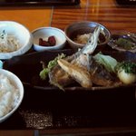 江ノ島小屋 - 地魚の日替定食 1500円 （地魚唐揚げ盛り合わせ）
