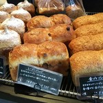 ベーカリー&レストラン沢村 - パンたち