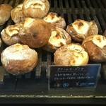 ベーカリー&レストラン沢村 - パンたち