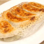 駒込餃子軒 - レバニラ炒めギョーザ 1166円 の餃子5個