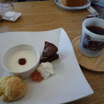 Cafe HANA - 