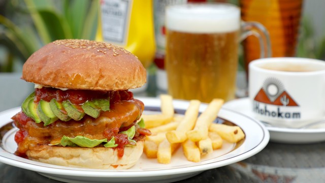 原宿でリサーチ！美味しいハンバーガーが食べられる人気店５選♡