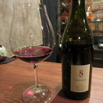 高須賀 - 赤ワイングラス