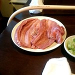 焼肉BAR さんたま - 生タンステーキ：562円