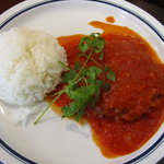 シャトン - 岩手牛リアルバーグのトマトソース添え