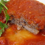 シャトン - ハンバーグの断面　肉汁が溢れてます^^;