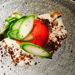 レオーネ - 土佐のトマトのグラタン仕立て。クレビデュールのクラムチャウダー。
      生のアスパラとね！
      