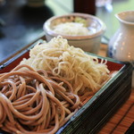 江戸変わりそば 飯嶋 - 田舎と変わり蕎麦（木の芽）を二種盛で